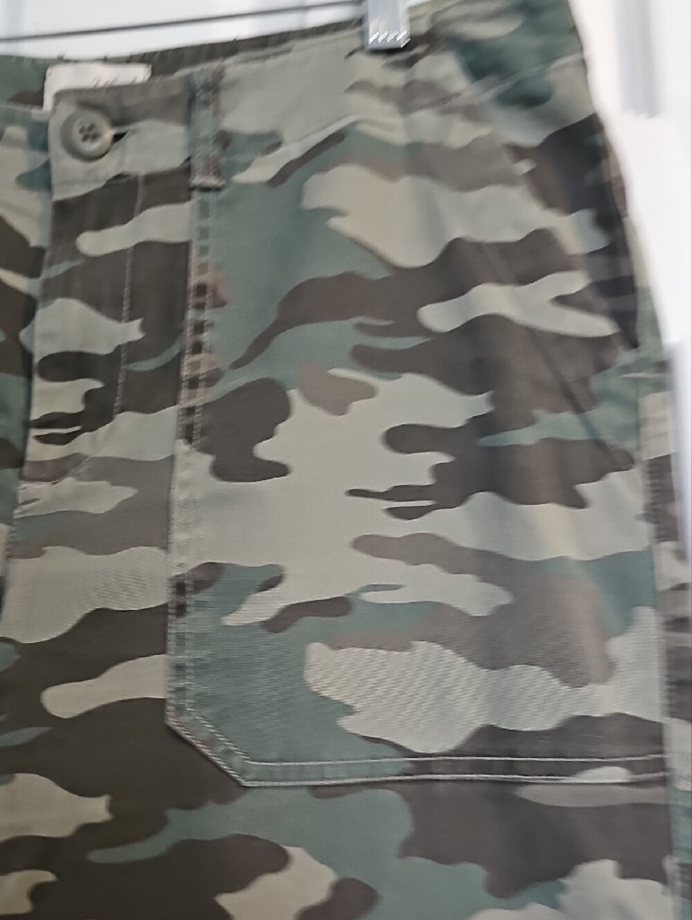 Women's Camouflage Cargo Pants - Green Camo - Picture 5 of 13